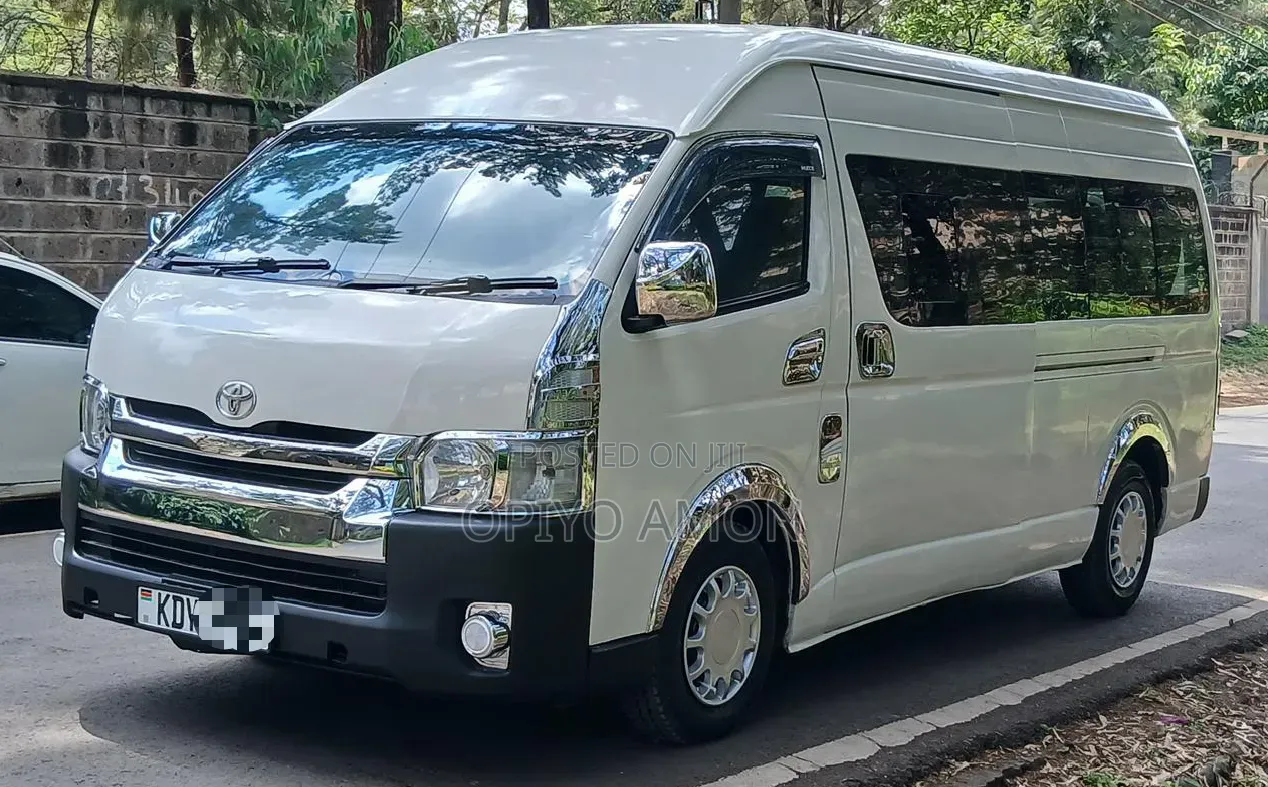 Toyota HiAce 2019 White