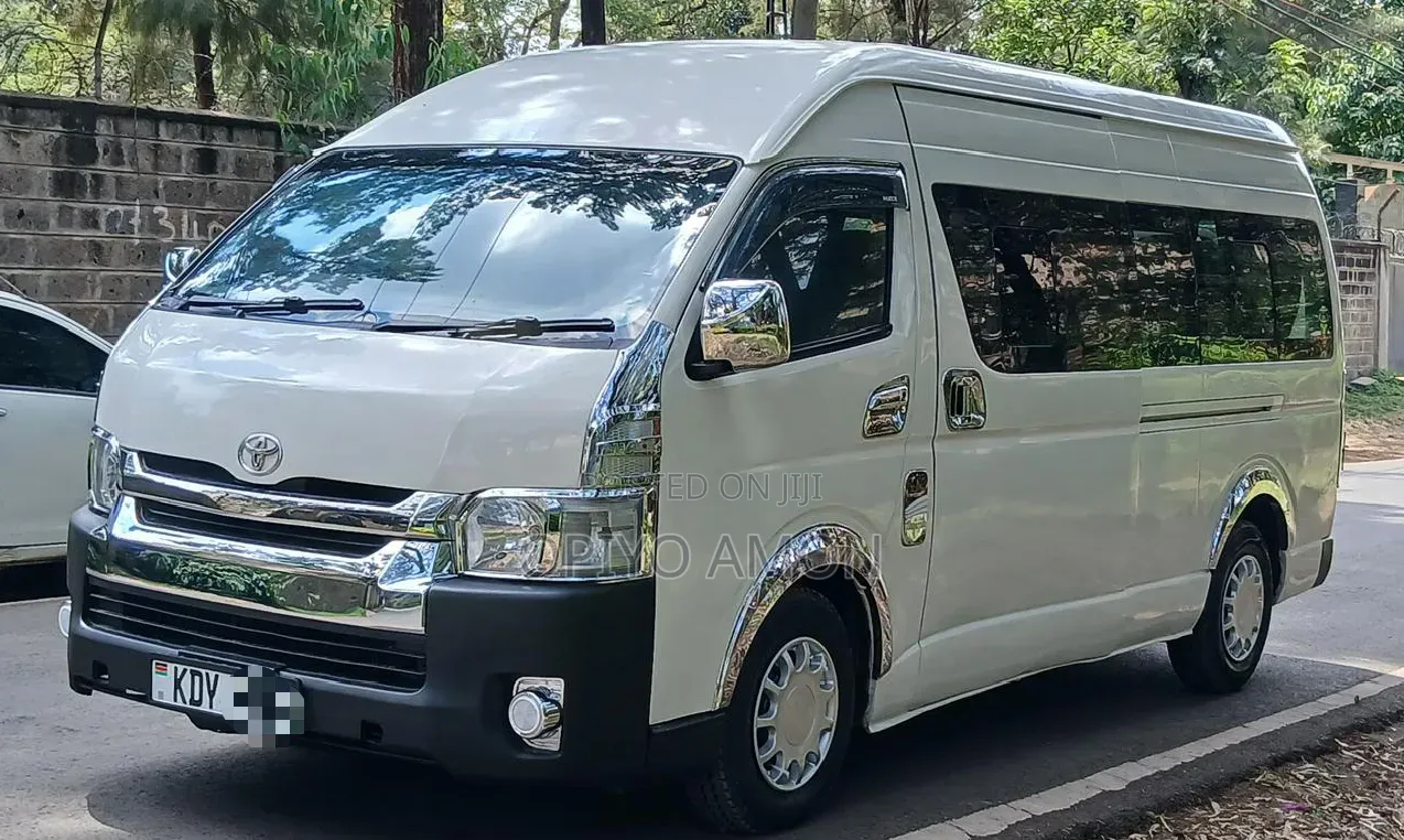 Toyota HiAce 2019 White