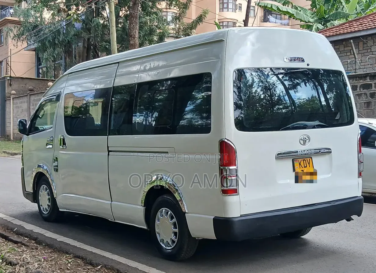 Toyota HiAce 2019 White