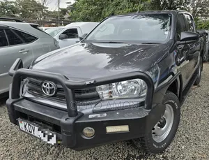 Toyota Hilux 2021 Gray