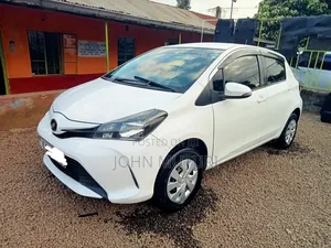 Toyota Vitz 2015 White