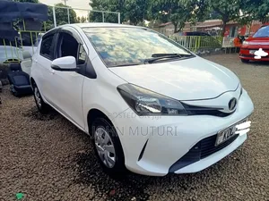 Toyota Vitz 2015 White