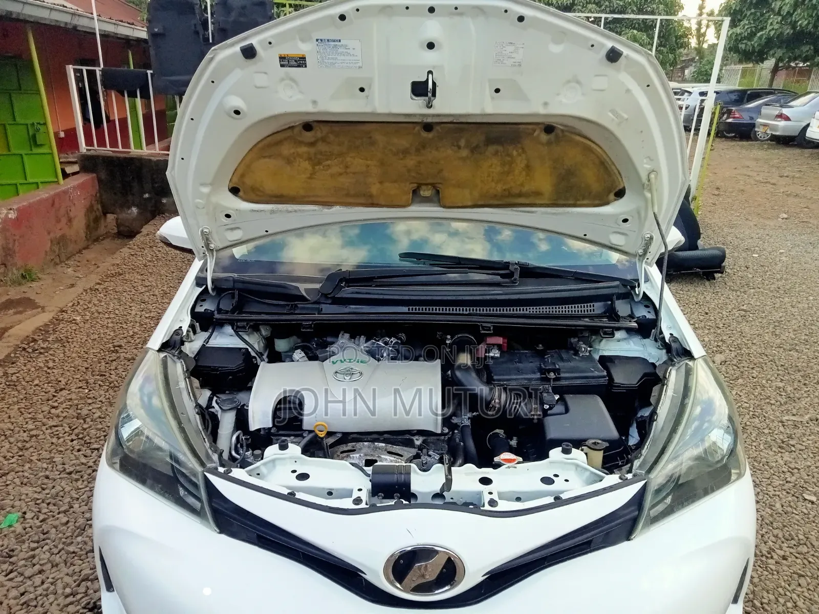 Toyota Vitz 2015 White