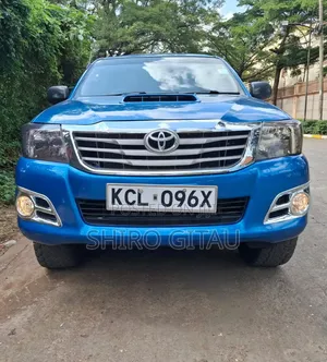 Toyota Hilux 2015 Blue