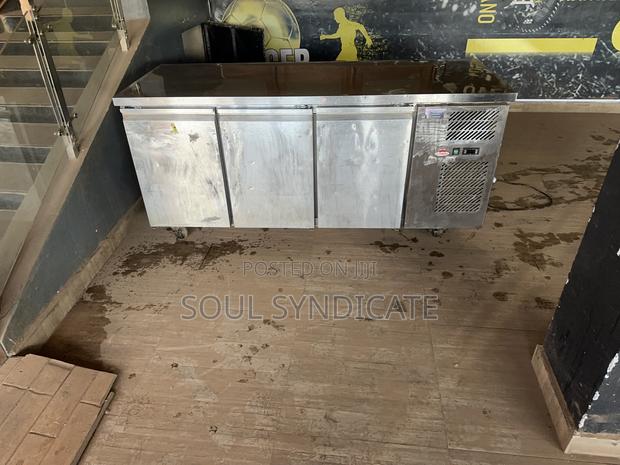 Second Hand Commercial Chest Freezer Cf/165 – 220–240v - thumbnail 4