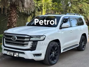 Toyota Land Cruiser 2015 White