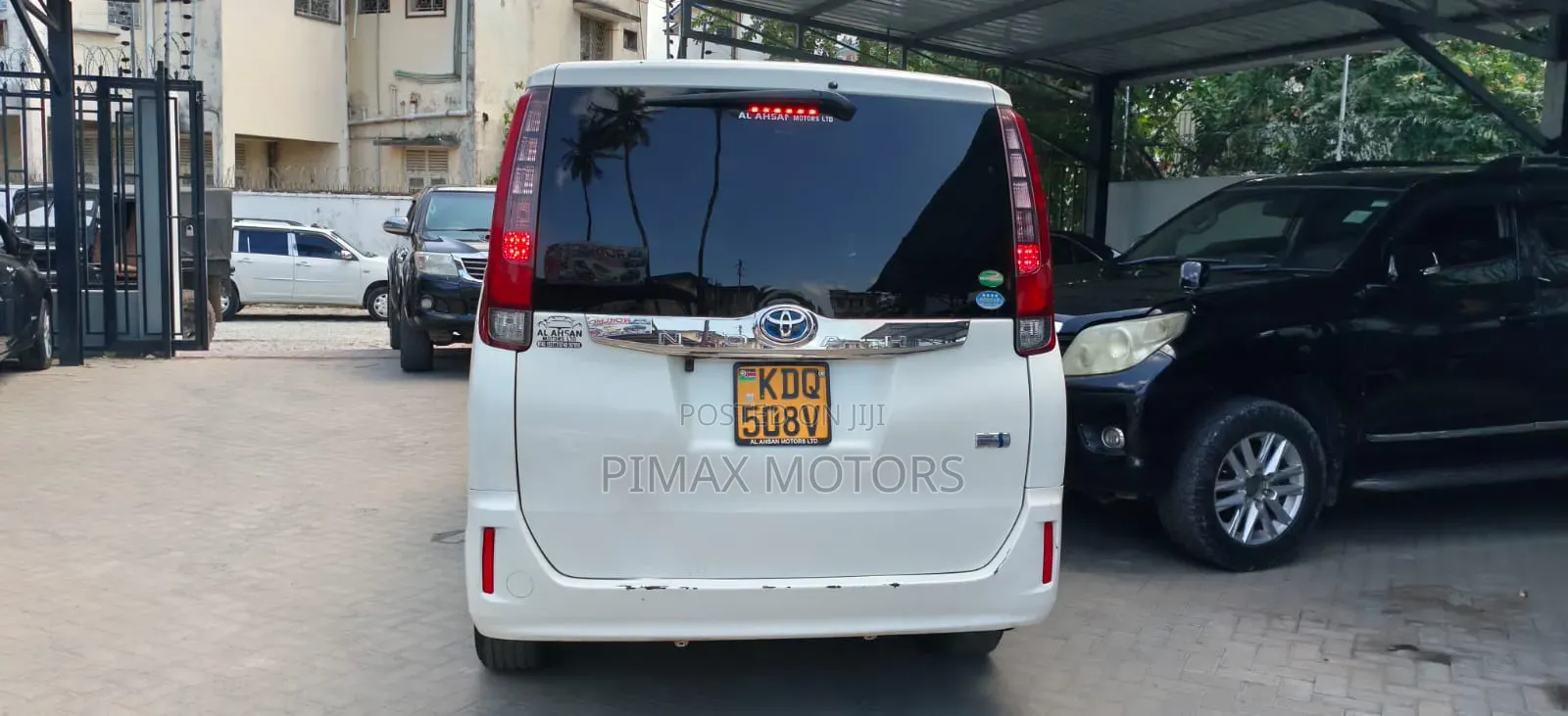 Toyota Noah 2017 White