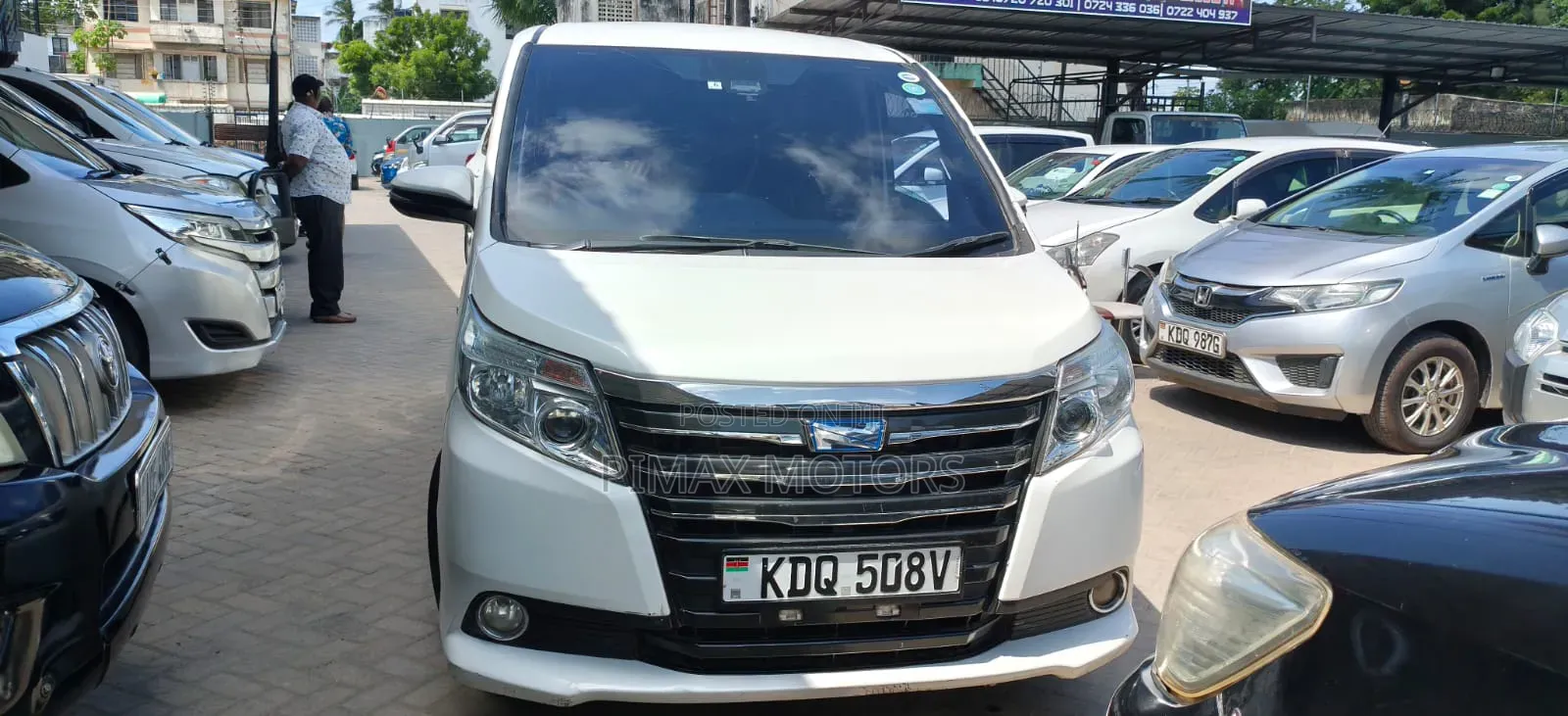 Toyota Noah 2017 White
