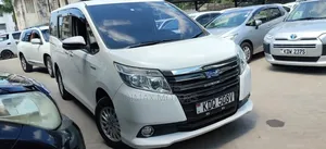 Toyota Noah 2017 White