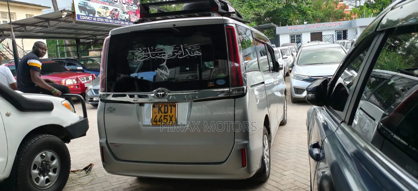 Toyota Noah 2017 Silver