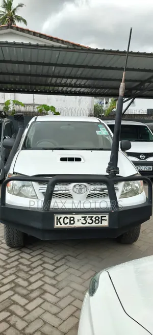 Toyota Hilux 2008 White