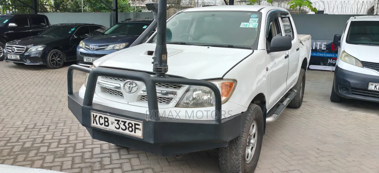 Toyota Hilux 2008 White