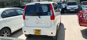 Mitsubishi EK Wagon 2017 White