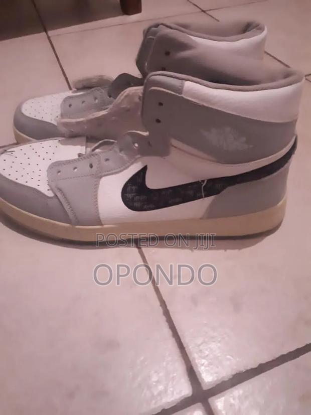 Jordan 1's - thumbnail 4