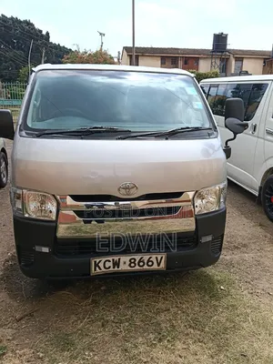 Toyota HiAce 2013 Silver