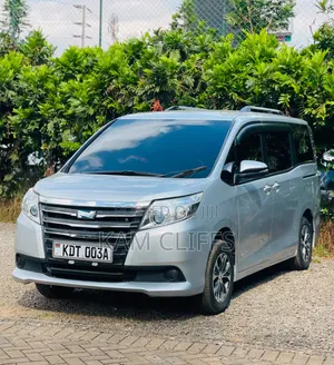 Toyota Noah 2018 Gray