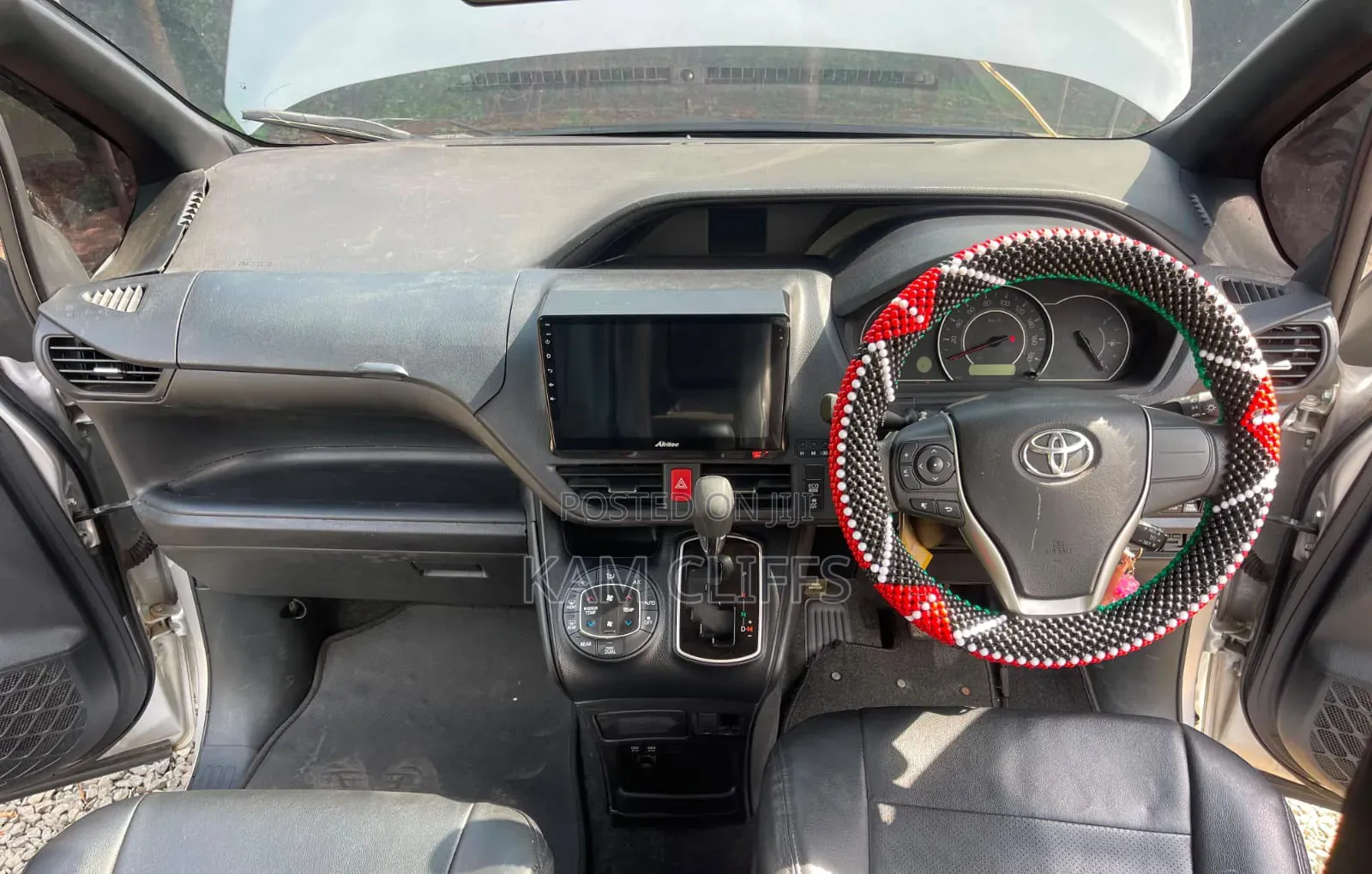 Toyota Noah 2018 Gray