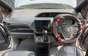 Toyota Noah 2018 Gray
