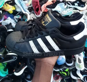 Adidas Superstar