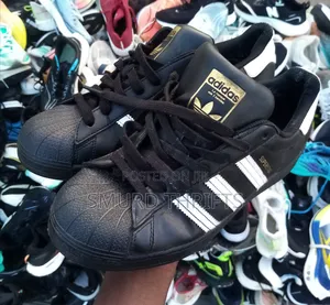 Adidas Superstar