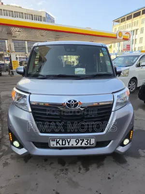 Toyota Roomy 2019 Silver
