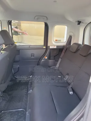Toyota Roomy 2019 Silver