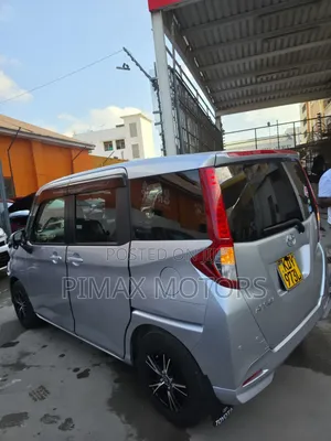 Toyota Roomy 2019 Silver