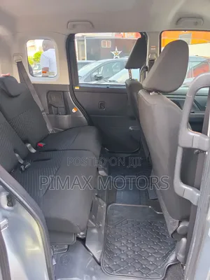 Toyota Roomy 2019 Silver