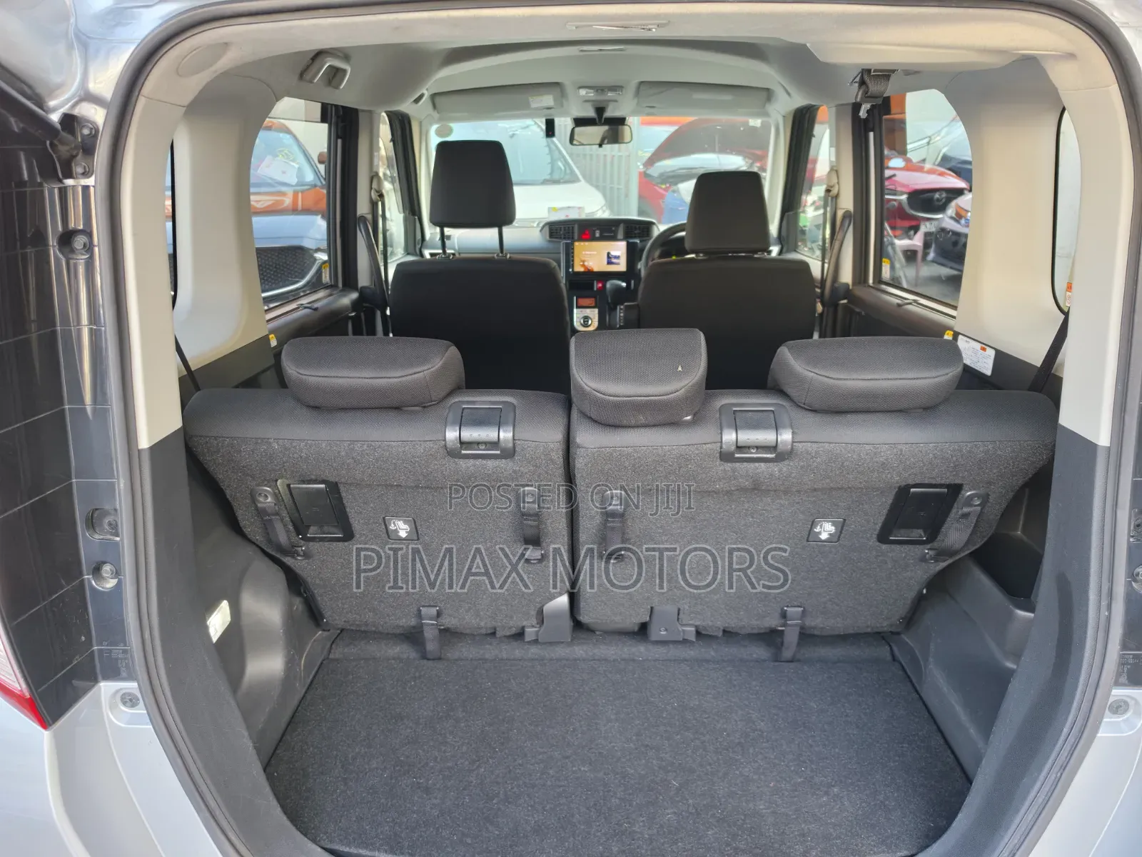 Toyota Roomy 2019 Silver
