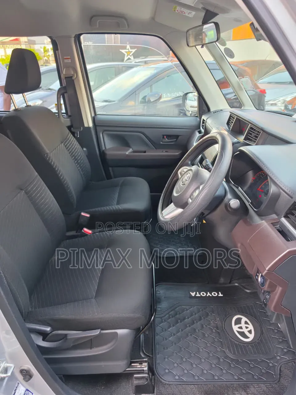 Toyota Roomy 2019 Silver