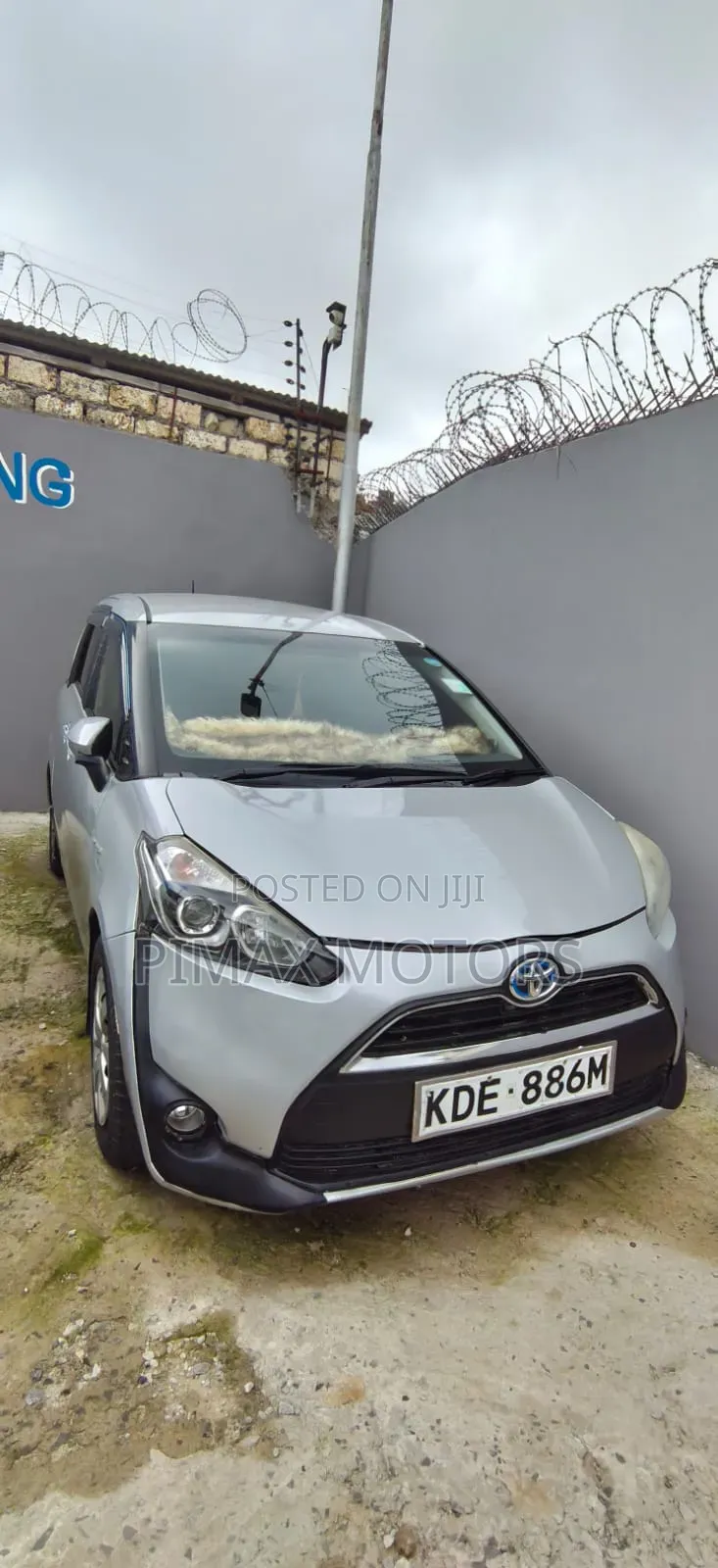 Toyota Sienta 2014 Silver