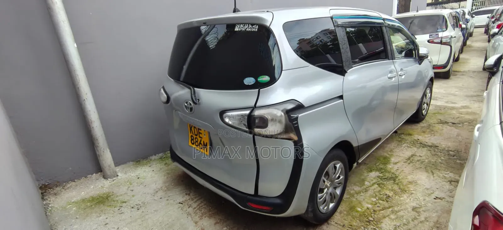 Toyota Sienta 2014 Silver