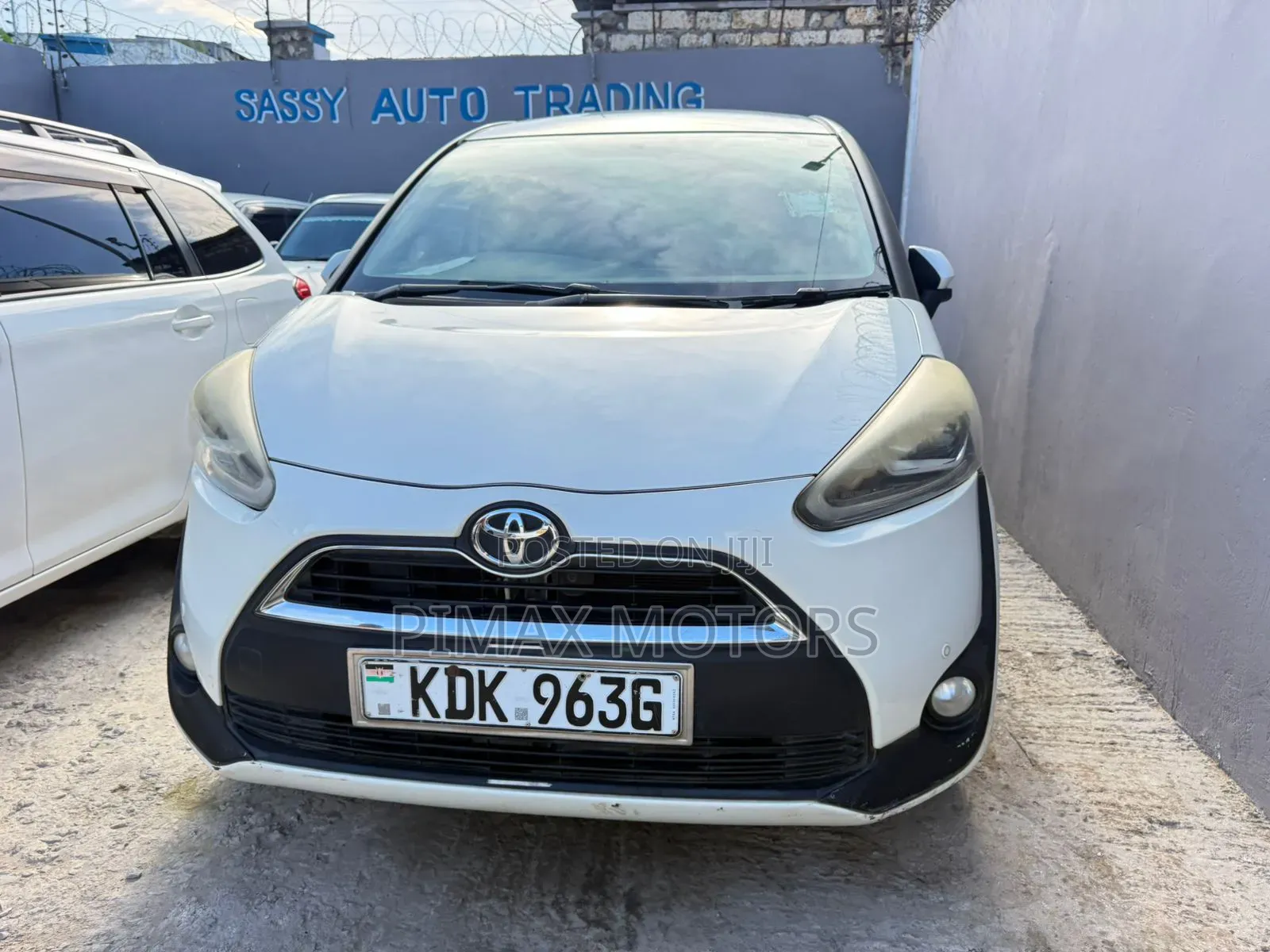 Toyota Sienta 2016 White