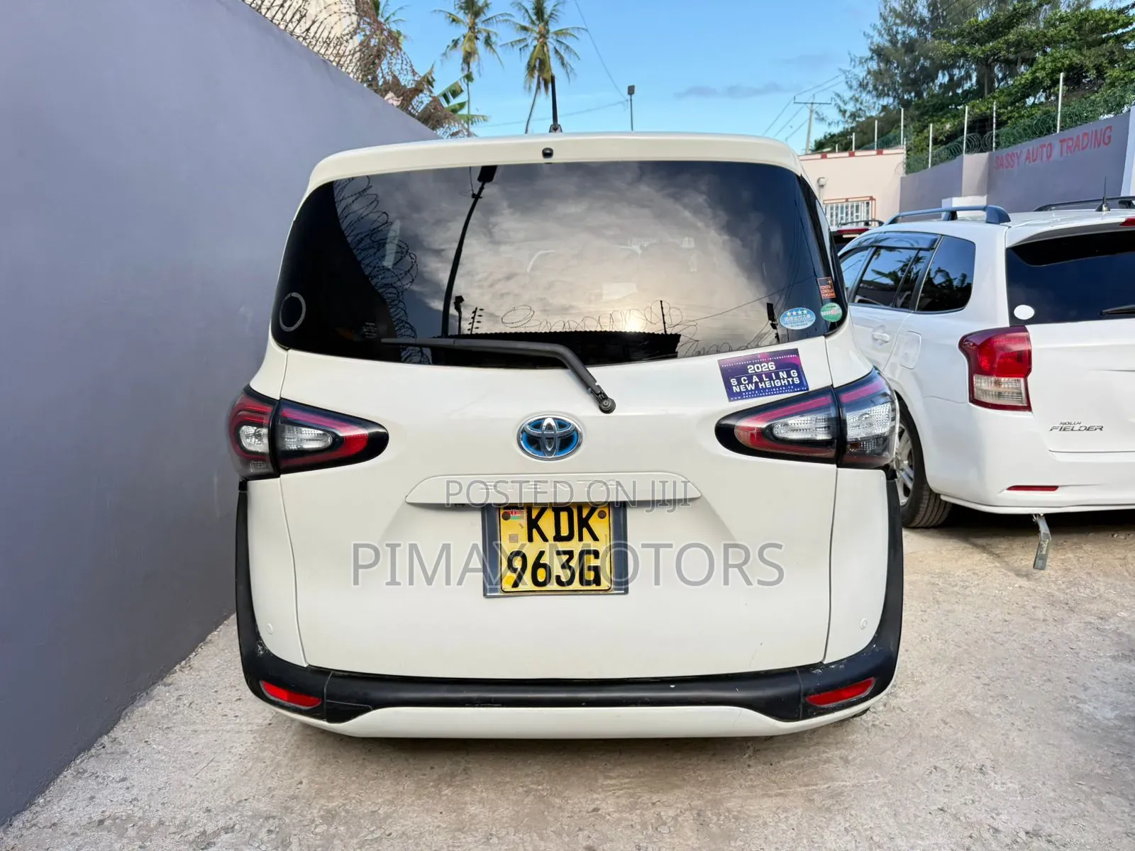Toyota Sienta 2016 White