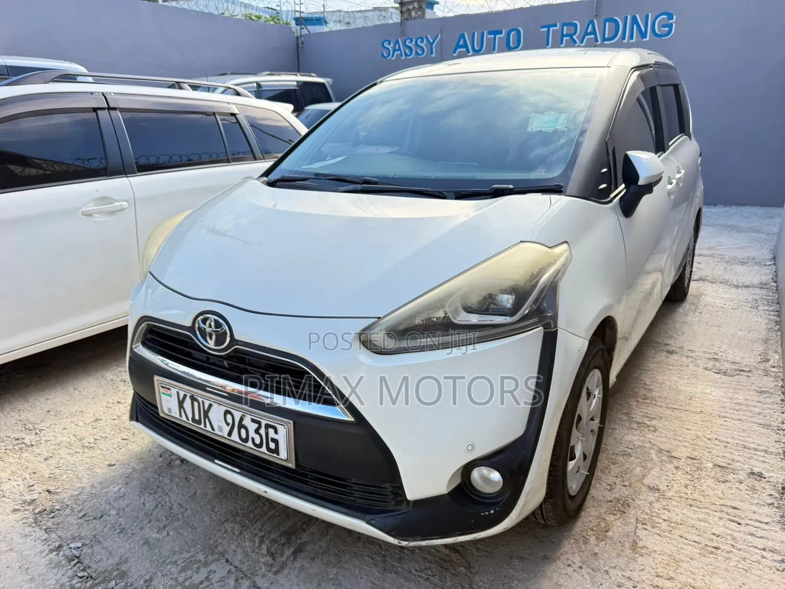 Toyota Sienta 2016 White