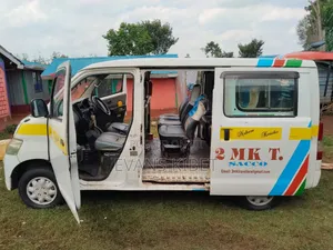 Toyota HiAce 2019 White