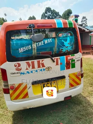 Toyota HiAce 2019 White