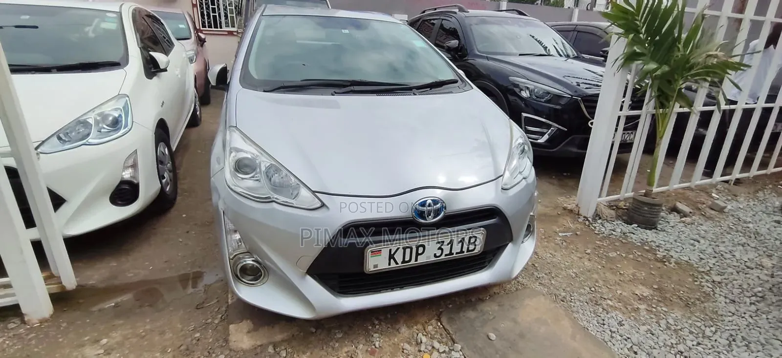 Toyota Aqua 2017 Silver