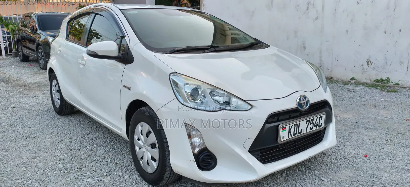 Toyota Aqua 2016 White