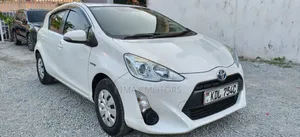 Toyota Aqua 2016 White