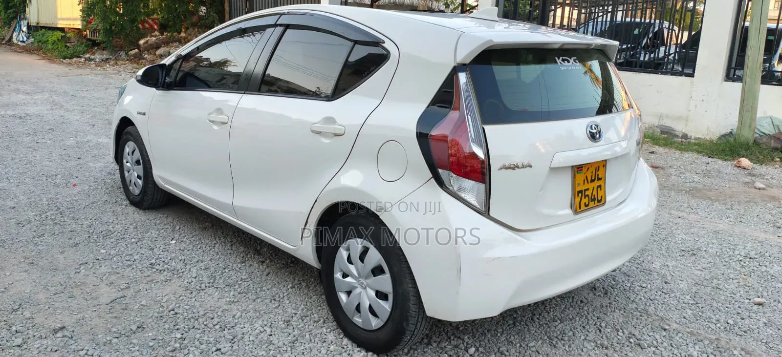 Toyota Aqua 2016 White