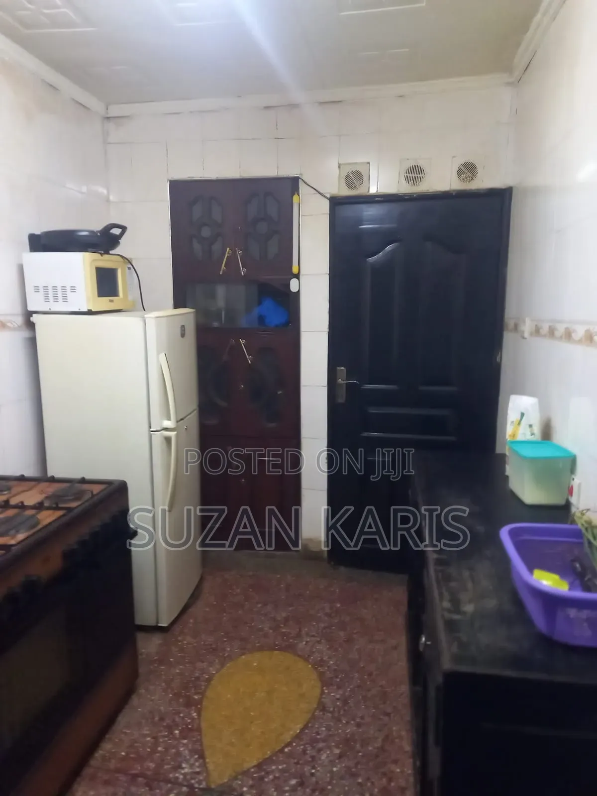 5bdrm Mansion in Riverside, Kitutu Central for sale