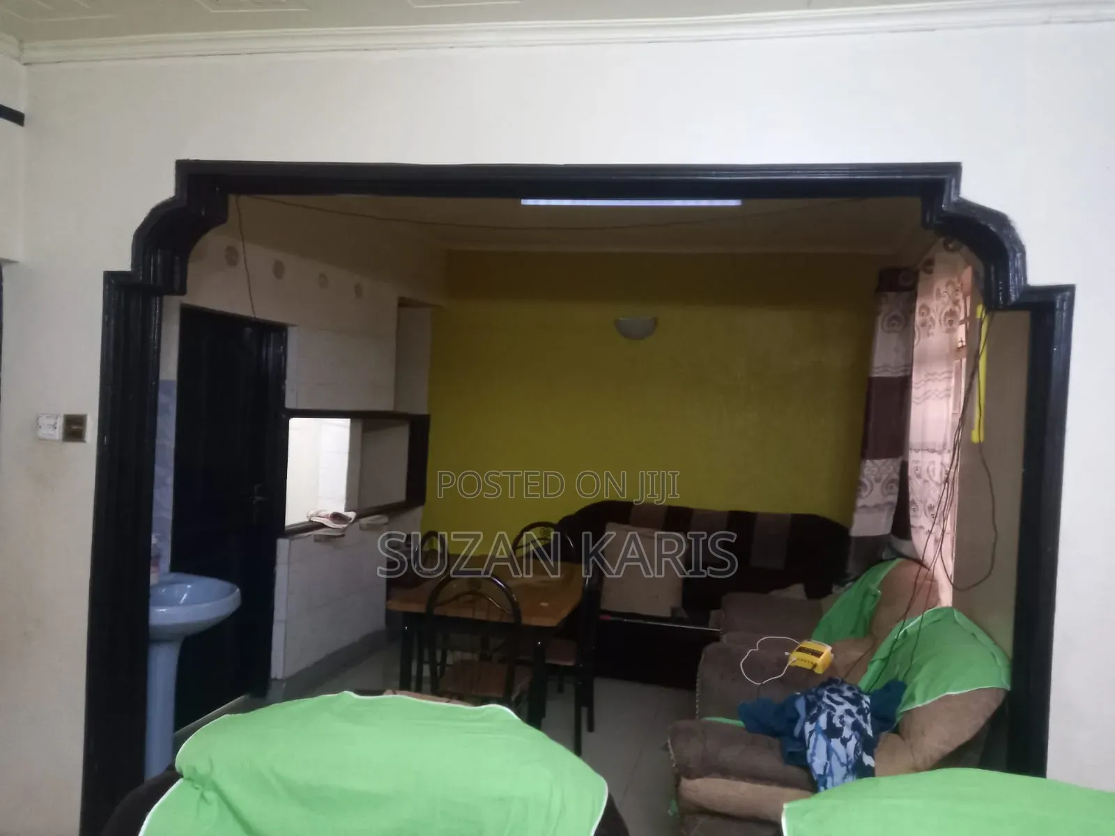 5bdrm Mansion in Riverside, Kitutu Central for sale