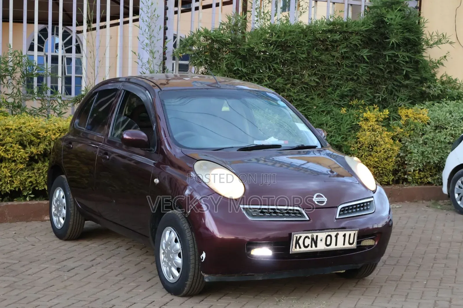 Nissan March 2010 Maroon