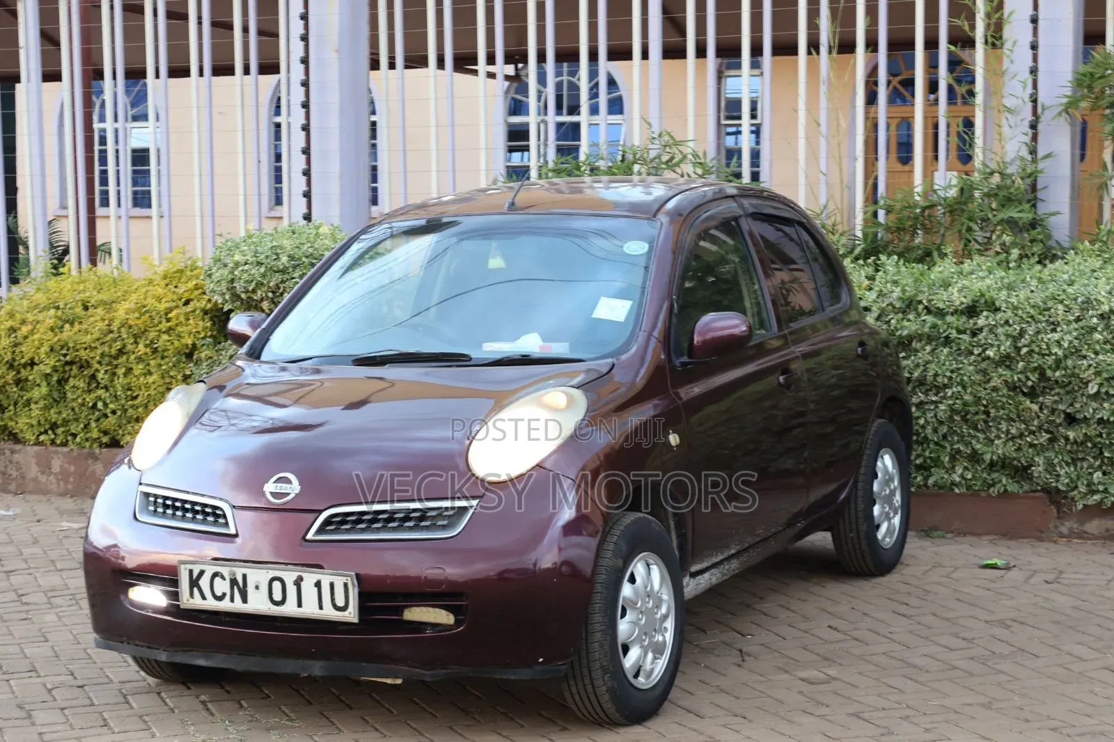 Nissan March 2010 Maroon