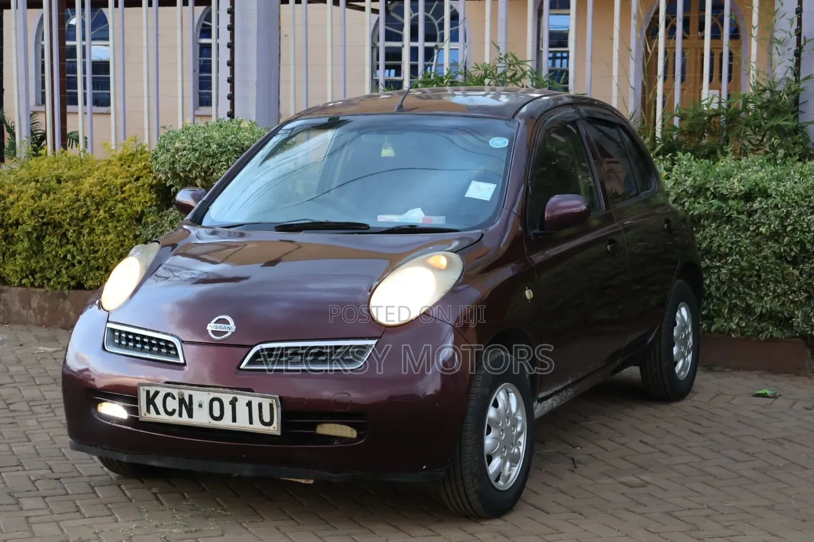 Nissan March 2010 Maroon