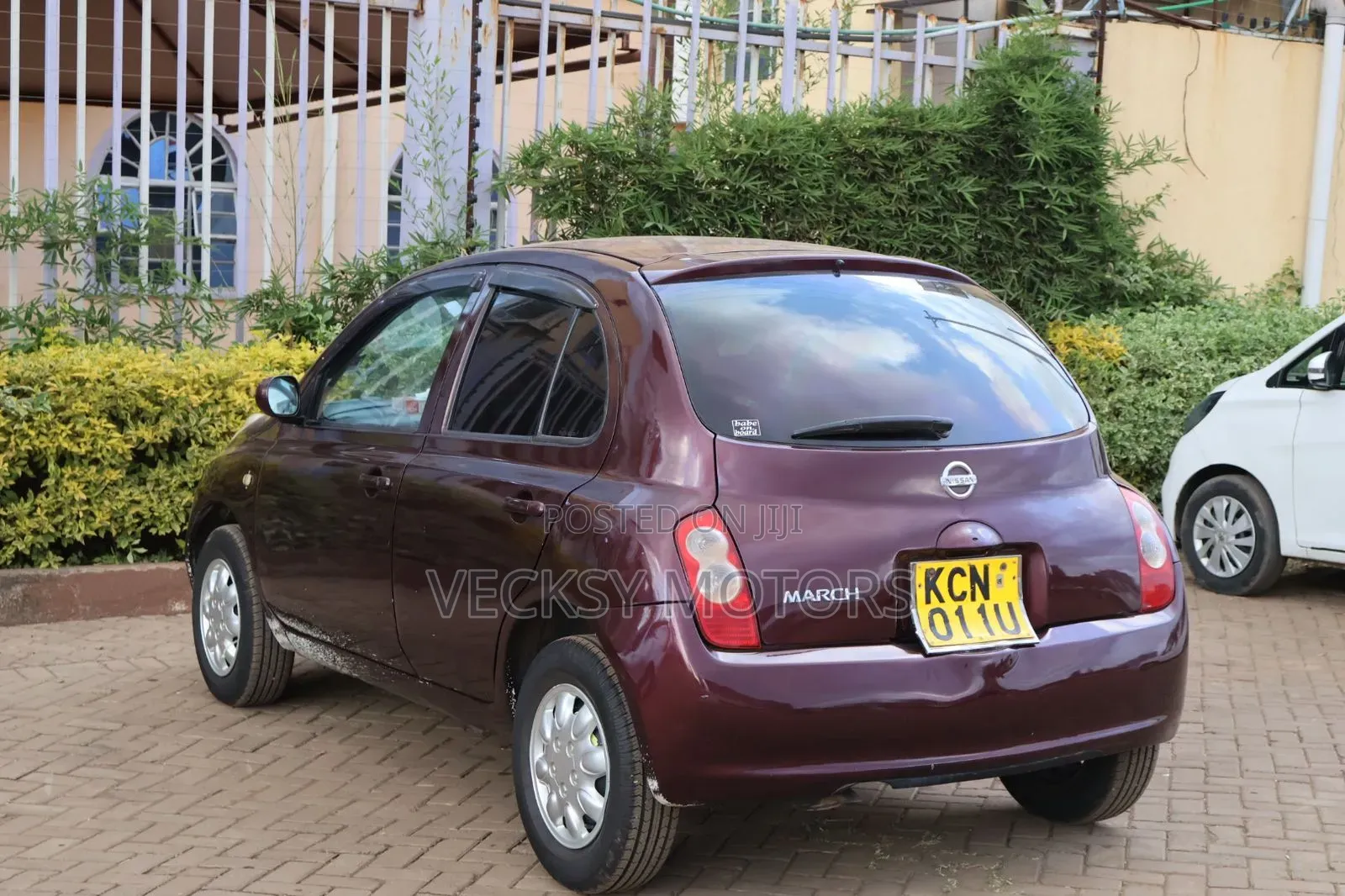 Nissan March 2010 Maroon