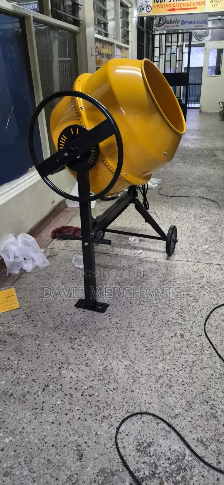 Concrete Mixer 200l Powerful Electric Motor.Tolsen Concrete Mixer