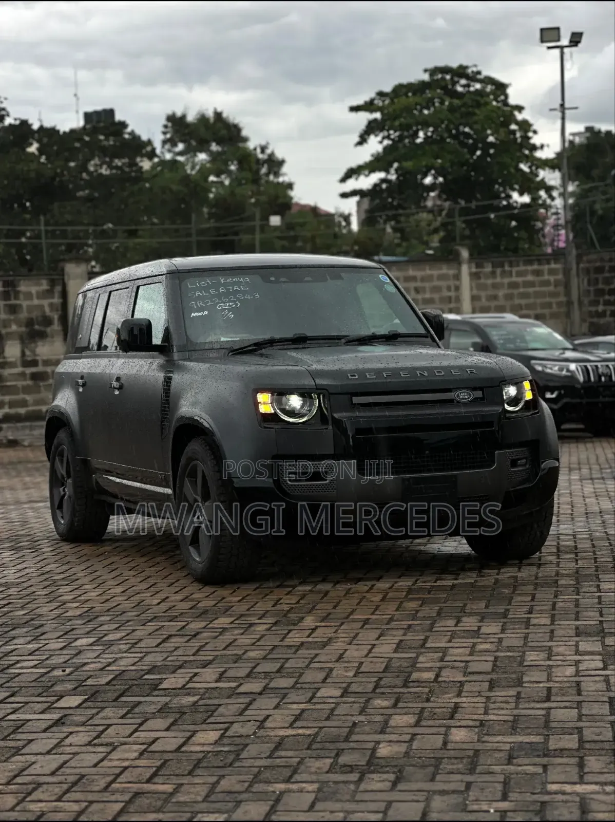 Land Rover Defender 2024 Black