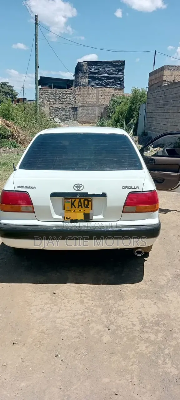 Toyota Corona 1999 White